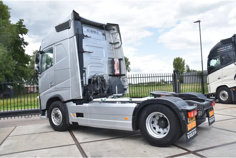 Volvo FH 420 Globe 4x2 - ADR FL - 628 TKM - PTO - AIRCO - DIFF. LOCK - TOP CONDITION - - شاحنة جرار: صور 3 Volvo FH 420 Globe 4x2 - ADR FL - 628 TKM - PTO - AIRCO - DIFF. LOCK - TOP CONDITION - - شاحنة جرار: صور 3