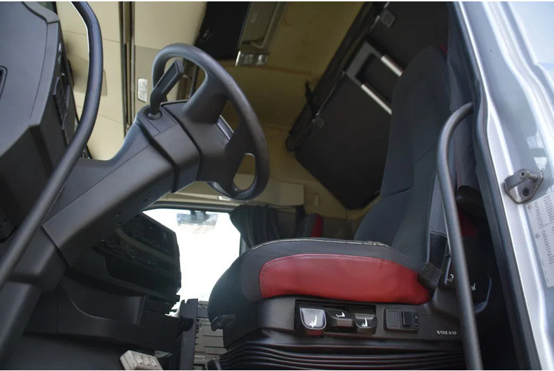 Volvo FH 420 Globe 4x2 - ADR FL - 628 TKM - PTO - AIRCO - DIFF. LOCK - TOP CONDITION - - شاحنة جرار: صور 4 Volvo FH 420 Globe 4x2 - ADR FL - 628 TKM - PTO - AIRCO - DIFF. LOCK - TOP CONDITION - - شاحنة جرار: صور 4