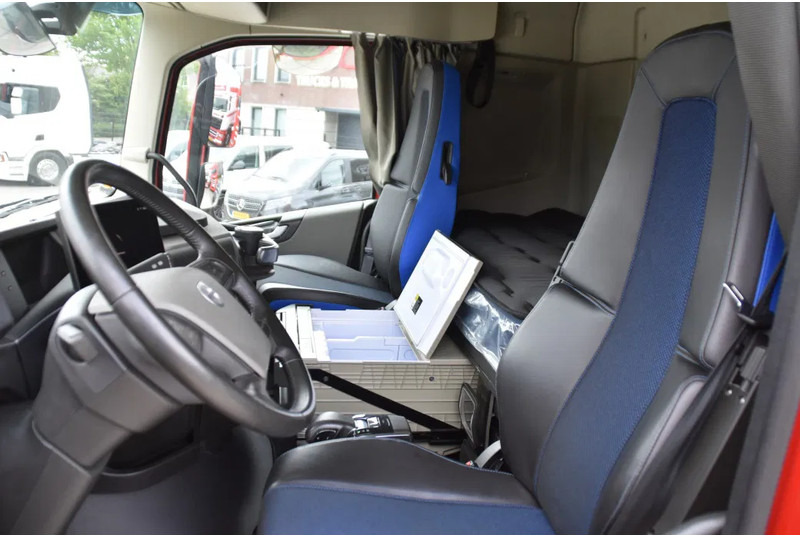 Volvo FH 460 Globe 4x2 - MEGA - 127 TKM - FULL AIR - PARK. AIRCO - 2 x FUEL TANKS - ALCOA'S - LED LIGHTS - LIKE NEW - - شاحنة جرار: صور 5 Volvo FH 460 Globe 4x2 - MEGA - 127 TKM - FULL AIR - PARK. AIRCO - 2 x FUEL TANKS - ALCOA'S - LED LIGHTS - LIKE NEW - - شاحنة جرار: صور 5