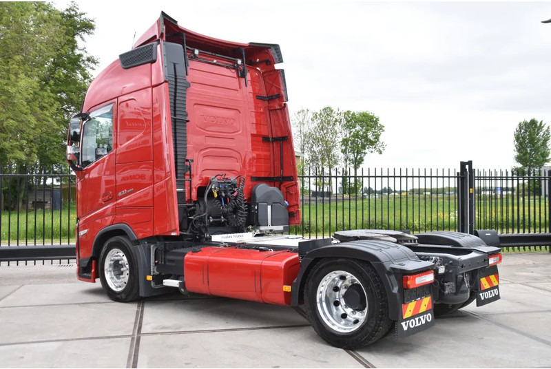 Volvo FH 460 Globe 4x2 - MEGA - 127 TKM - FULL AIR - PARK. AIRCO - 2 x FUEL TANKS - ALCOA'S - LED LIGHTS - LIKE NEW - - شاحنة جرار: صور 3 Volvo FH 460 Globe 4x2 - MEGA - 127 TKM - FULL AIR - PARK. AIRCO - 2 x FUEL TANKS - ALCOA'S - LED LIGHTS - LIKE NEW - - شاحنة جرار: صور 3
