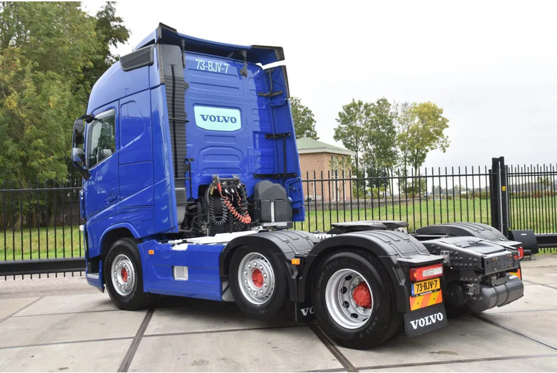 Volvo FH 500 Globetrotter 6x2/4 - EURO 6 - 769 TKM - AIRCO - 2 x FUEL TANKS - TOP CONDITION - - شاحنة جرار: صور 3 Volvo FH 500 Globetrotter 6x2/4 - EURO 6 - 769 TKM - AIRCO - 2 x FUEL TANKS - TOP CONDITION - - شاحنة جرار: صور 3