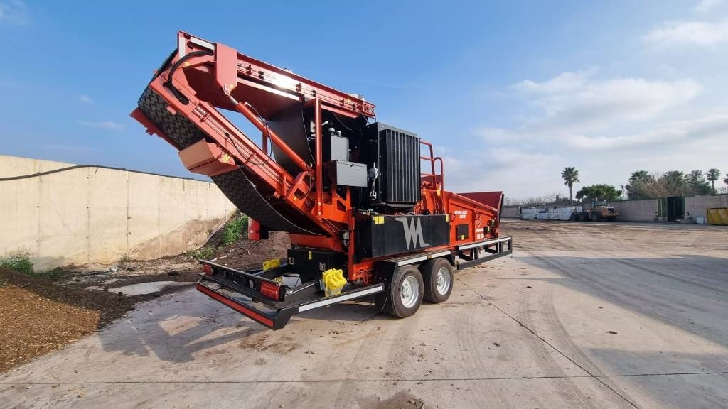 Morbark WH 2400XP - ماكينة تقطيع الأغصان: صور 2 Morbark WH 2400XP - ماكينة تقطيع الأغصان: صور 2