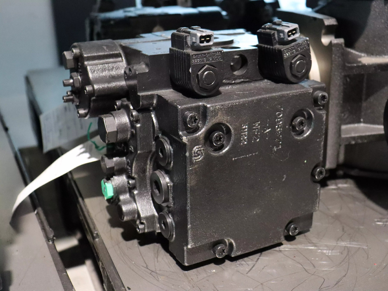 DANFOSS / SAUER 42R28DF8NN53UDXAP1Z3434N61NNNNN - مضخة هيدروليكية - آلات البناء: صور 2 DANFOSS / SAUER 42R28DF8NN53UDXAP1Z3434N61NNNNN - مضخة هيدروليكية - آلات البناء: صور 2