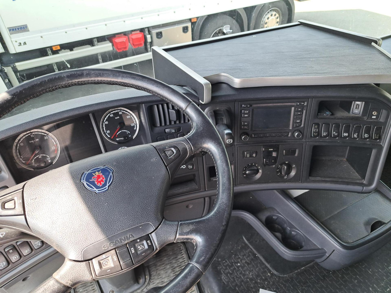 SCANIA SCANIA PORT FOURG HAYON 4 tonnes - الشاسيه شاحنة: صور 2 SCANIA SCANIA PORT FOURG HAYON 4 tonnes - الشاسيه شاحنة: صور 2