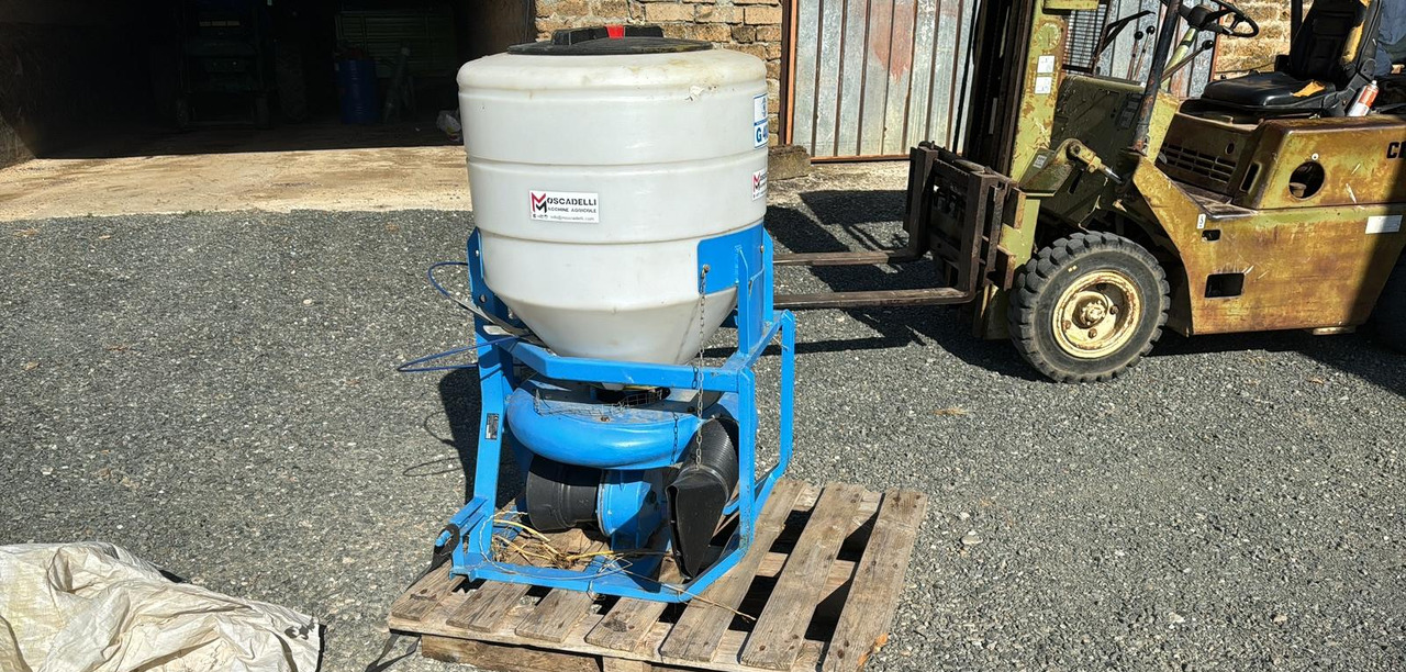 Impolveratore - آلات الأسمدة: صور 2 Impolveratore - آلات الأسمدة: صور 2