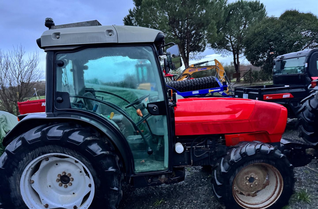 Trattore - جرار: صور 1 Trattore - جرار: صور 1