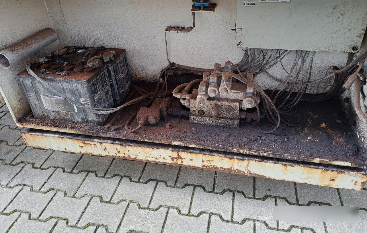 رافعات مقصية Holland Lift A151DV: صور 13 رافعات مقصية Holland Lift A151DV: صور 13