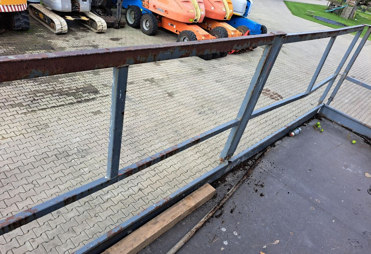 رافعات مقصية Holland Lift A151DV: صور 8 رافعات مقصية Holland Lift A151DV: صور 8