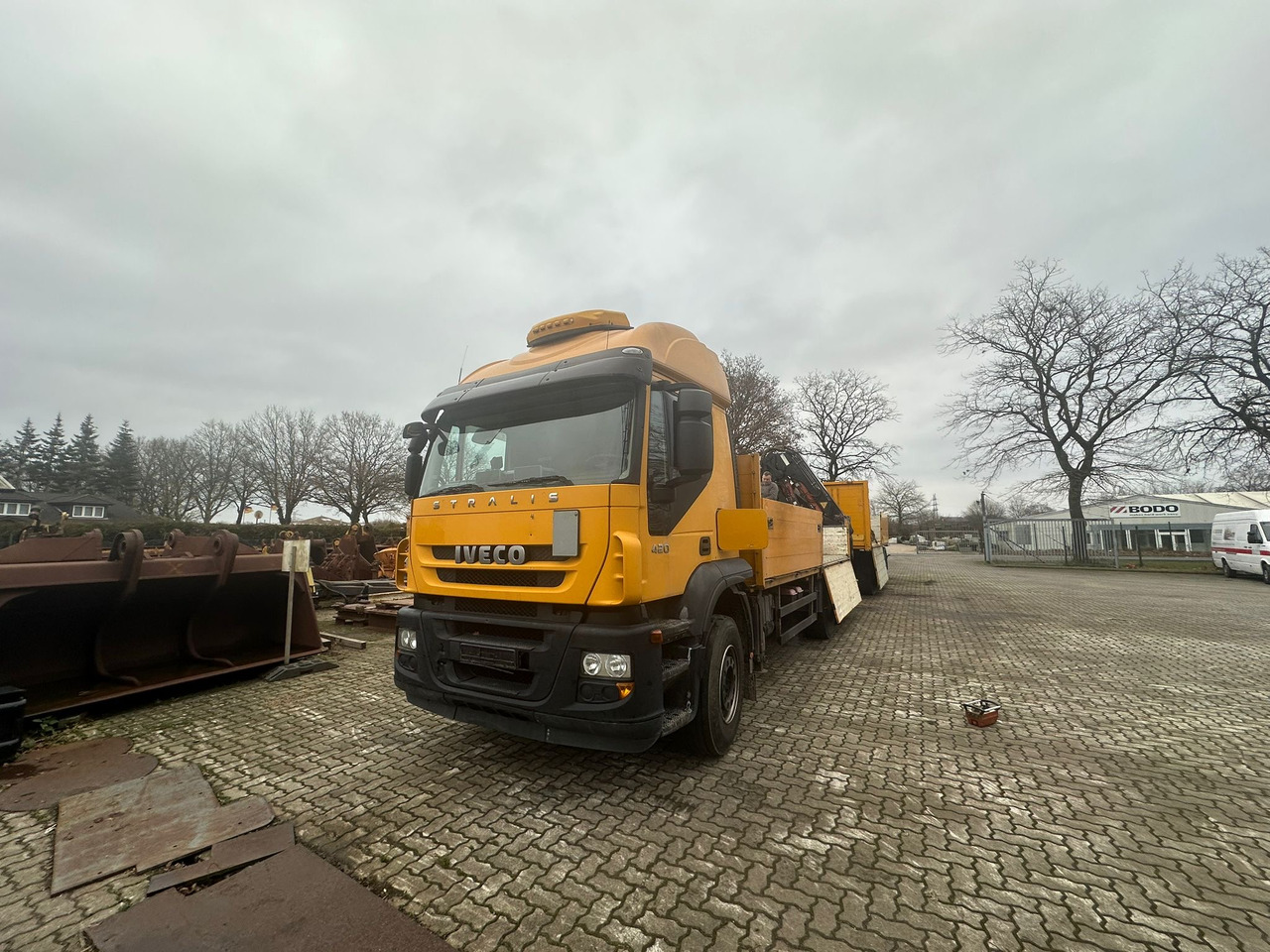 IVECO STRALIS 420 truck open box with TEREX loading crane 290.2E-A3 - شاحنة ذات الخطاف, شاحنة كرين: صور 3 IVECO STRALIS 420 truck open box with TEREX loading crane 290.2E-A3 - شاحنة ذات الخطاف, شاحنة كرين: صور 3