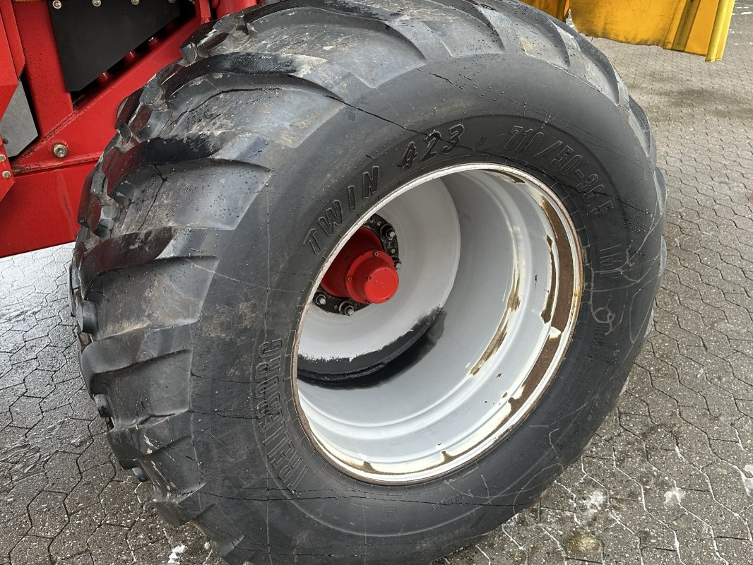 Grimme SE 150-60 NB XXL - حصادة البطاطس: صور 5 Grimme SE 150-60 NB XXL - حصادة البطاطس: صور 5