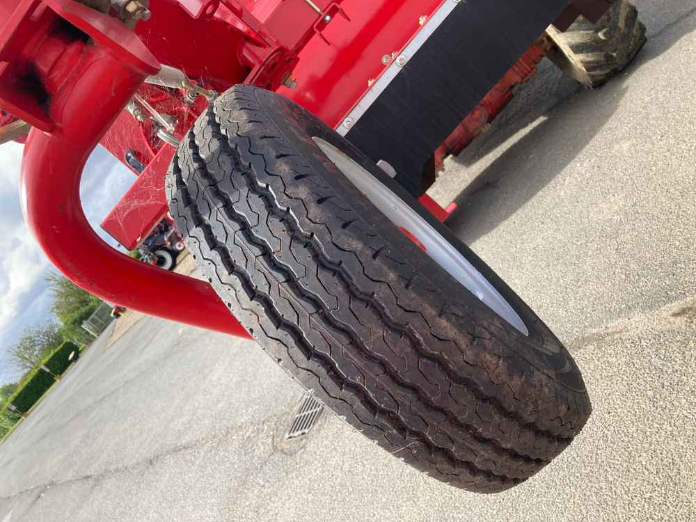 Grimme Grimme HT 210 Front Mounted Self-Propelled Topper - آلة حصاد: صور 3 Grimme Grimme HT 210 Front Mounted Self-Propelled Topper - آلة حصاد: صور 3