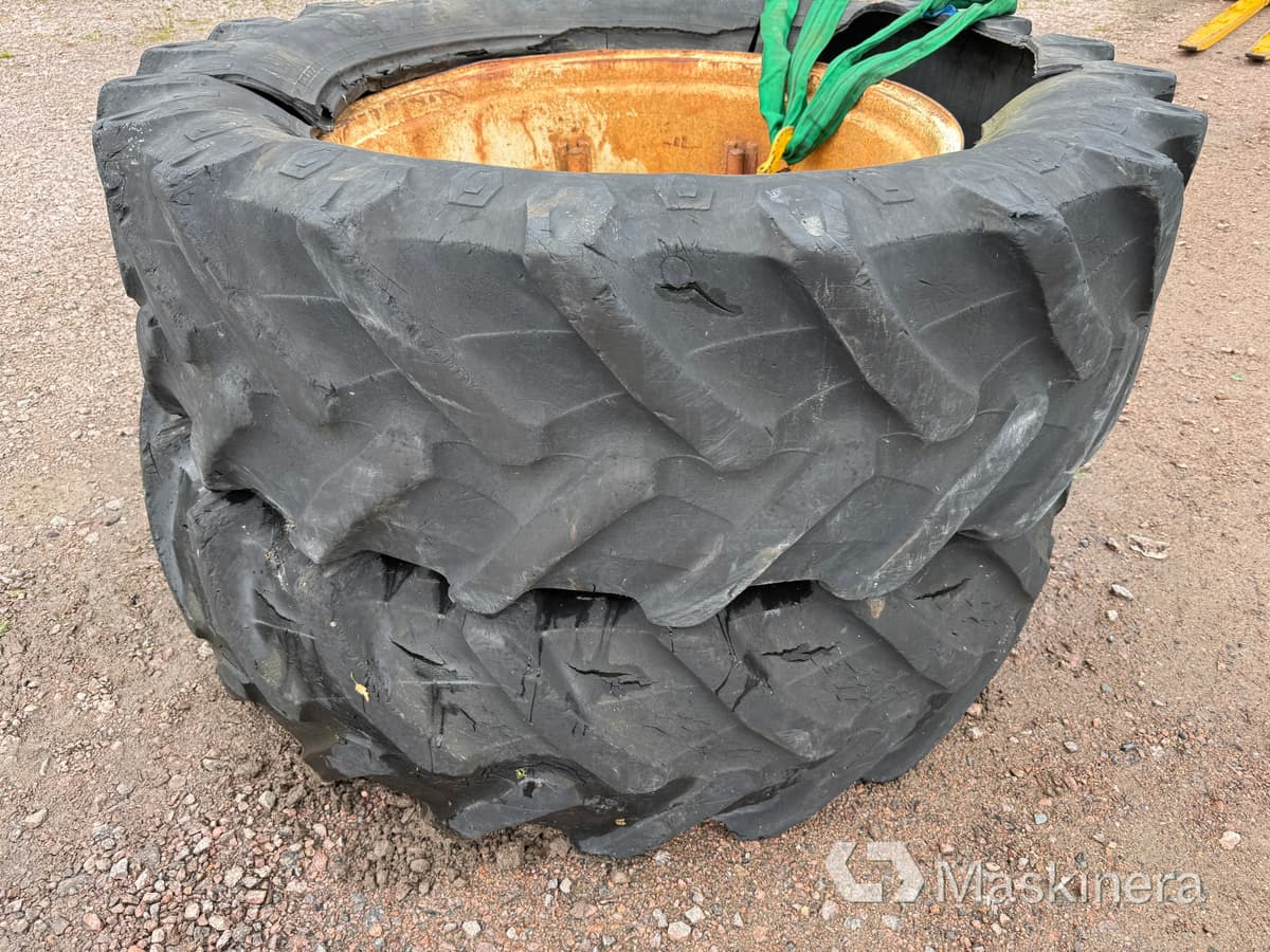 2 st entreprenaddäck på fälg 480/70R38 (rep.objekt) - عجلات: صور 2 2 st entreprenaddäck på fälg 480/70R38 (rep.objekt) - عجلات: صور 2