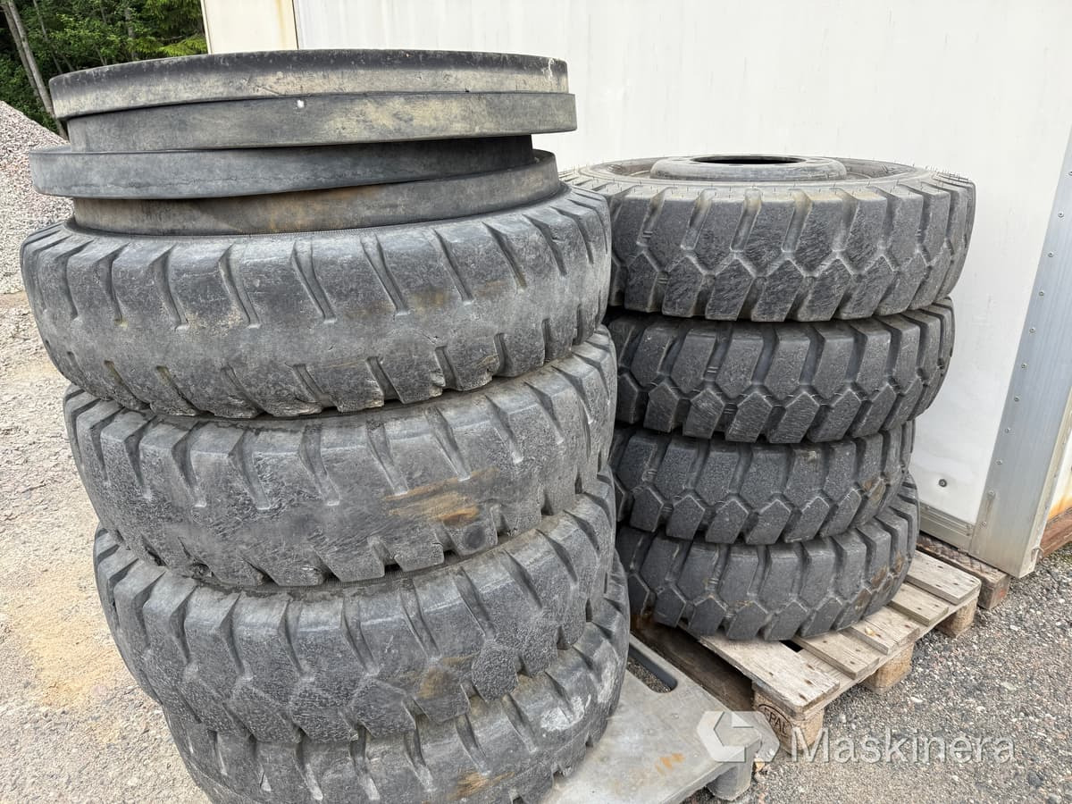BKT EM934 8 st entreprenaddäck på fälg 10.00-20 - الإطارات - آلات البناء: صور 3 BKT EM934 8 st entreprenaddäck på fälg 10.00-20 - الإطارات - آلات البناء: صور 3
