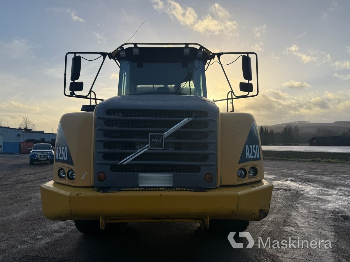 Dumper Volvo A25D 6X6 - شاحنة مفصلية: صور 2 Dumper Volvo A25D 6X6 - شاحنة مفصلية: صور 2