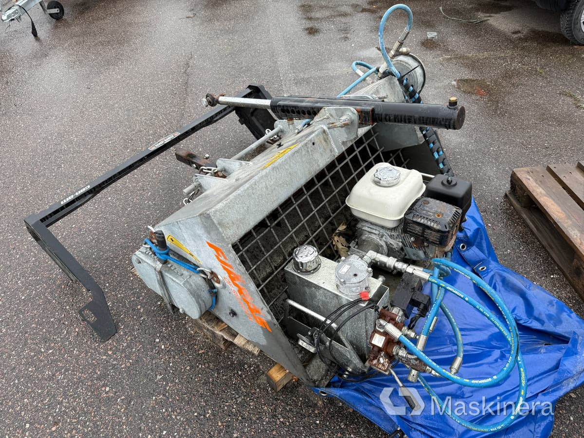 Fjärås 250/1100 Sandspridare Fjärås med Hondamotor - الرمال مفرشة: صور 1 Fjärås 250/1100 Sandspridare Fjärås med Hondamotor - الرمال مفرشة: صور 1