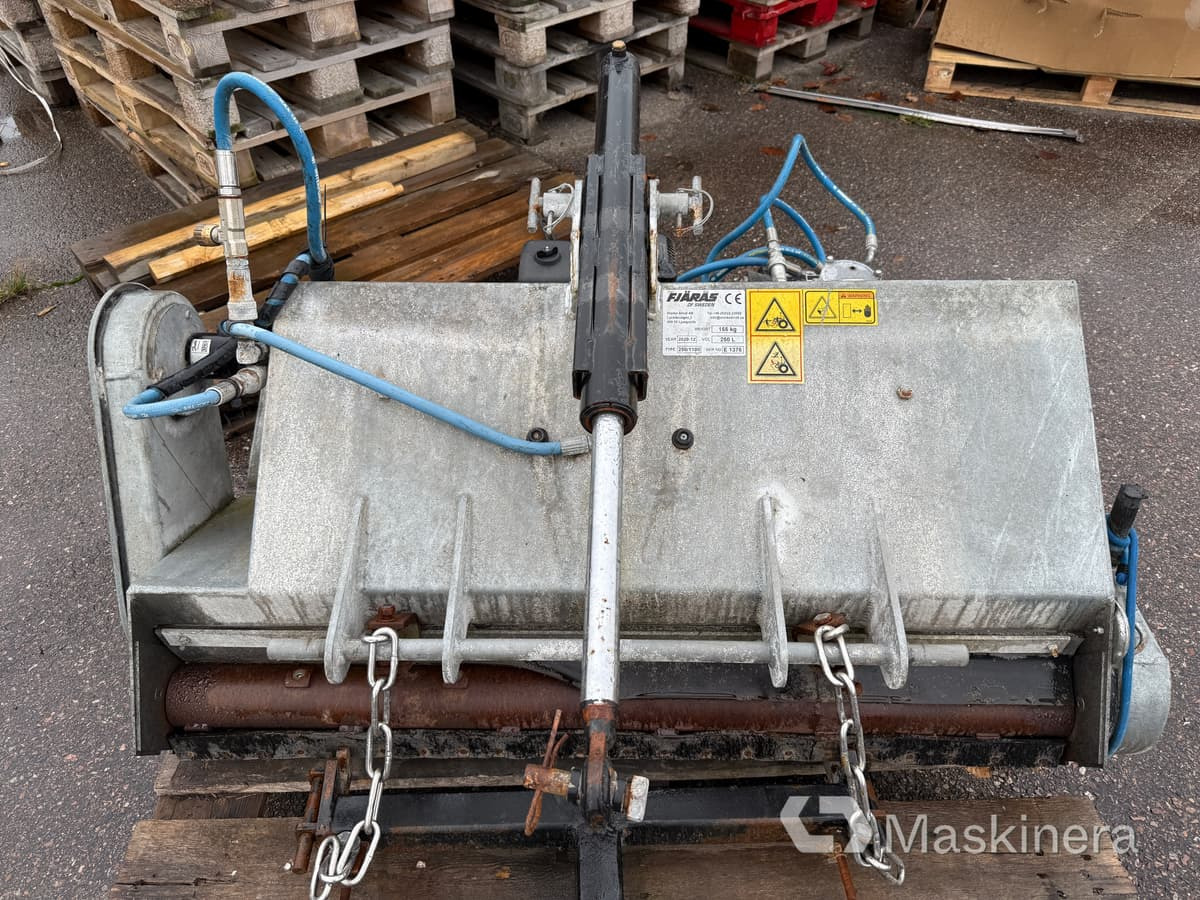 Fjärås 250/1100 Sandspridare Fjärås med Hondamotor - الرمال مفرشة: صور 3 Fjärås 250/1100 Sandspridare Fjärås med Hondamotor - الرمال مفرشة: صور 3