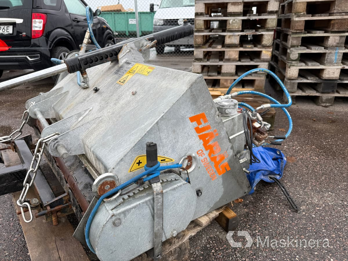 Fjärås 250/1100 Sandspridare Fjärås med Hondamotor - الرمال مفرشة: صور 2 Fjärås 250/1100 Sandspridare Fjärås med Hondamotor - الرمال مفرشة: صور 2