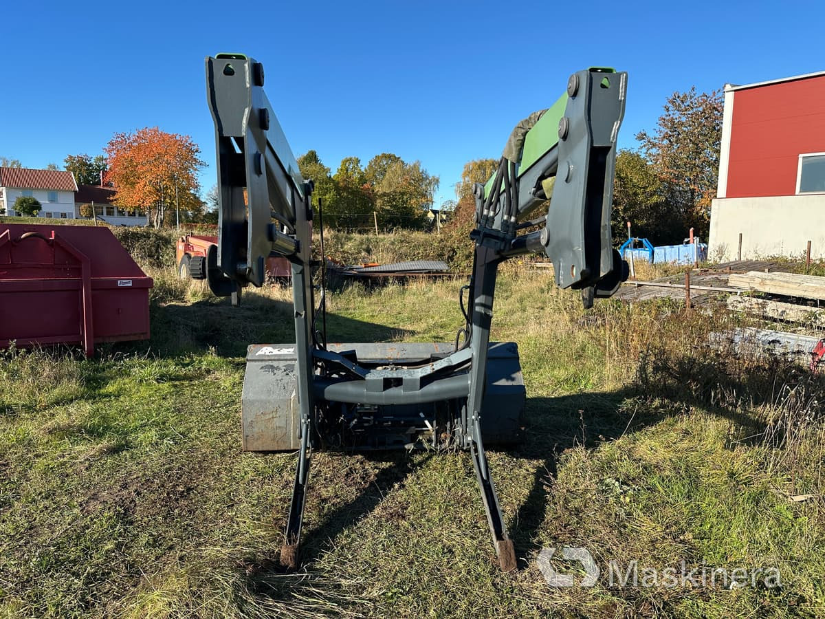 Frontlastare Ålö Quicke Q46 med skopa - لوادر وحفارات أمامية: صور 4 Frontlastare Ålö Quicke Q46 med skopa - لوادر وحفارات أمامية: صور 4