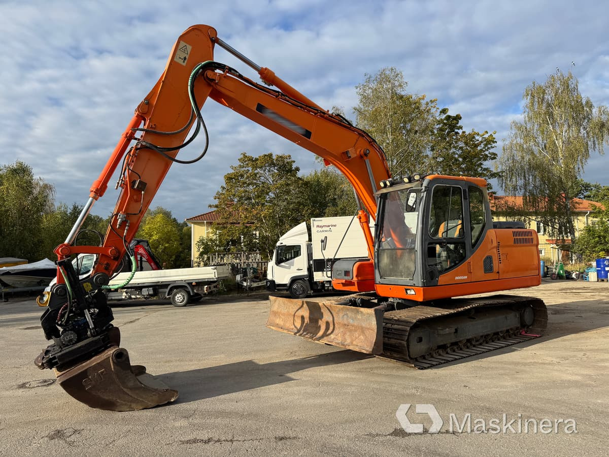 Grävmaskin Doosan DX140LC - حفارات زحافة: صور 1 Grävmaskin Doosan DX140LC - حفارات زحافة: صور 1