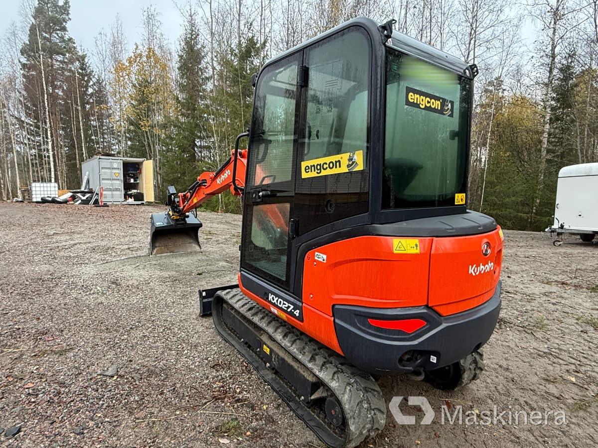 Grävmaskin Kubota KX027-4 med flera redskap - حفارات زحافة: صور 4 Grävmaskin Kubota KX027-4 med flera redskap - حفارات زحافة: صور 4