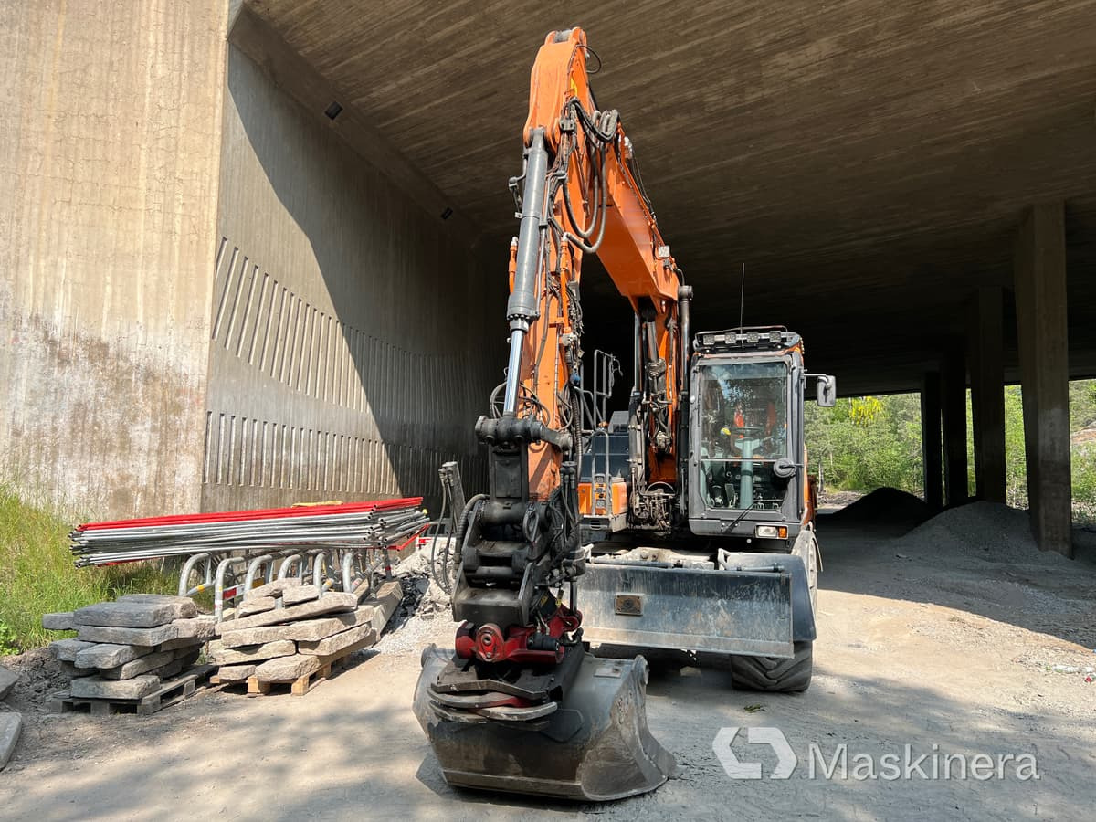 Hjulgrävare Doosan DX160W med tillbehör - حفارات زحافة: صور 2 Hjulgrävare Doosan DX160W med tillbehör - حفارات زحافة: صور 2
