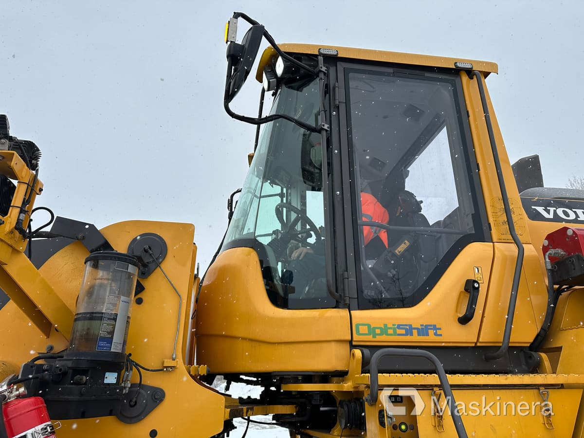 اللودر بعجل Hjullastare Volvo L180H: صور 16 اللودر بعجل Hjullastare Volvo L180H: صور 16