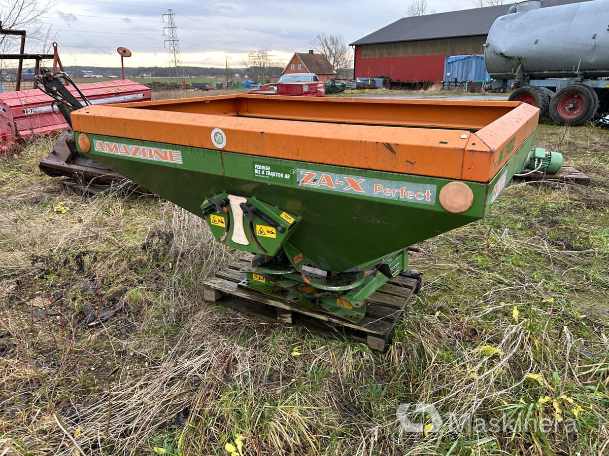 Konstgödselspridare Amazone ZA-X Perfect 902 - آلة رش الأسمدة: صور 1 Konstgödselspridare Amazone ZA-X Perfect 902 - آلة رش الأسمدة: صور 1