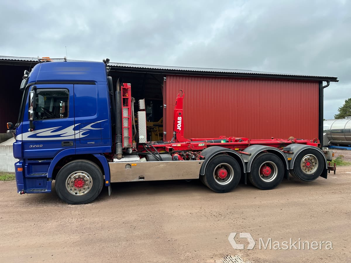 Mercedes Benz 930.24 3260L Krokbil Mercedes Benz 3260L med Cameleont - شاحنة ذات الخطاف: صور 3 Mercedes Benz 930.24 3260L Krokbil Mercedes Benz 3260L med Cameleont - شاحنة ذات الخطاف: صور 3