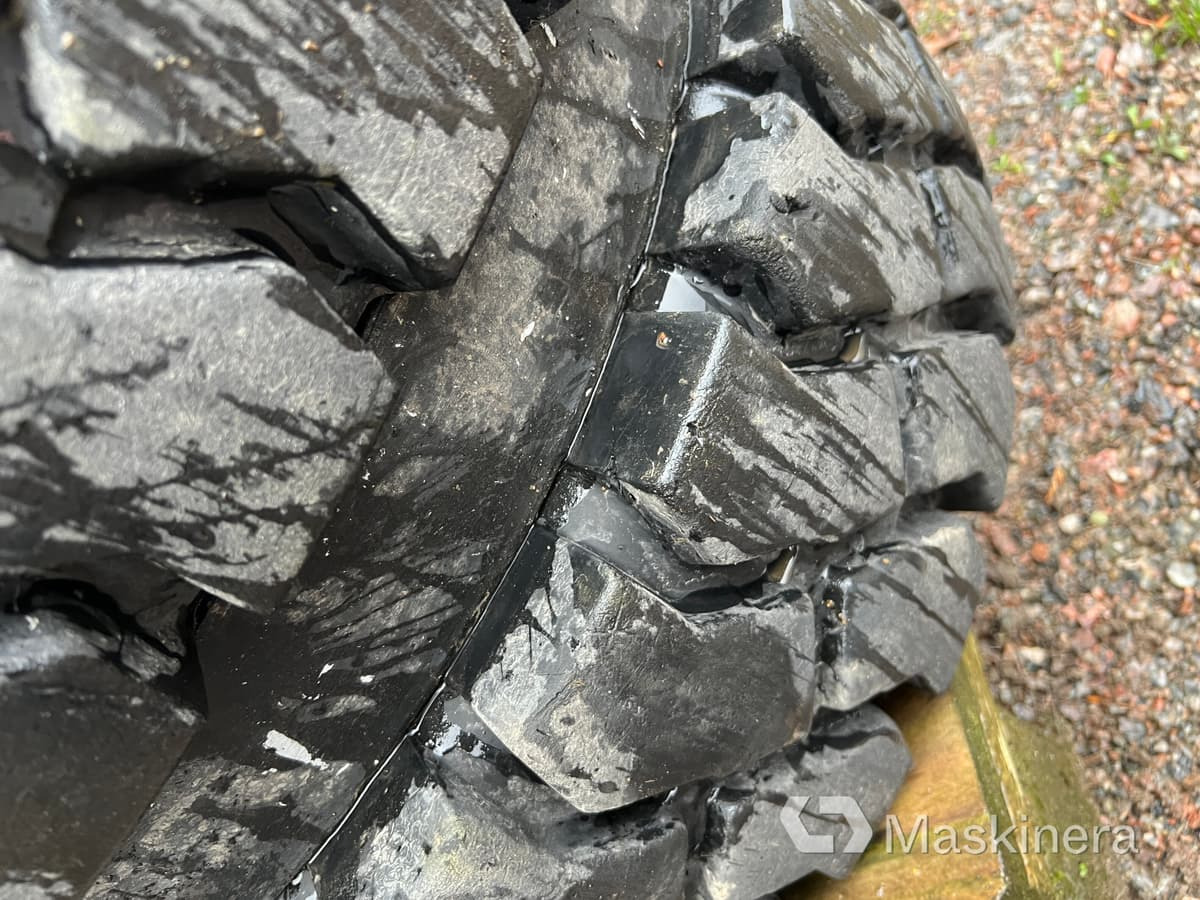 Mitas FL-08 Twindäck på fälg Mitas 7,50-15, 4 st - عجلات - آلات البناء: صور 4 Mitas FL-08 Twindäck på fälg Mitas 7,50-15, 4 st - عجلات - آلات البناء: صور 4