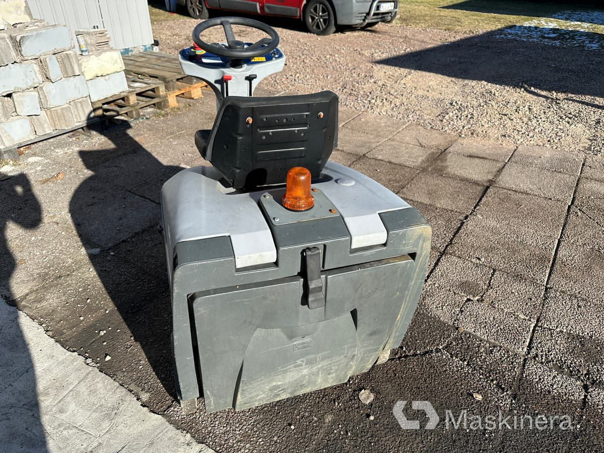 Nilfisk SR1000S B Sopmaskin Nilfisk SR1000S - سياره كنس شوارع: صور 4 Nilfisk SR1000S B Sopmaskin Nilfisk SR1000S - سياره كنس شوارع: صور 4