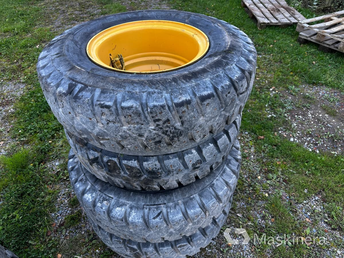 Nokian Grävmaskinsdäck dubbelhjul med fälg - عجلات - آلات البناء: صور 3 Nokian Grävmaskinsdäck dubbelhjul med fälg - عجلات - آلات البناء: صور 3