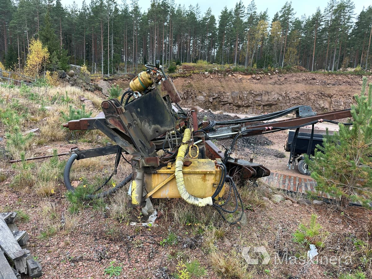 Pallmatare för grävmaskin B20 - ملحقات - آلات البناء: صور 2 Pallmatare för grävmaskin B20 - ملحقات - آلات البناء: صور 2