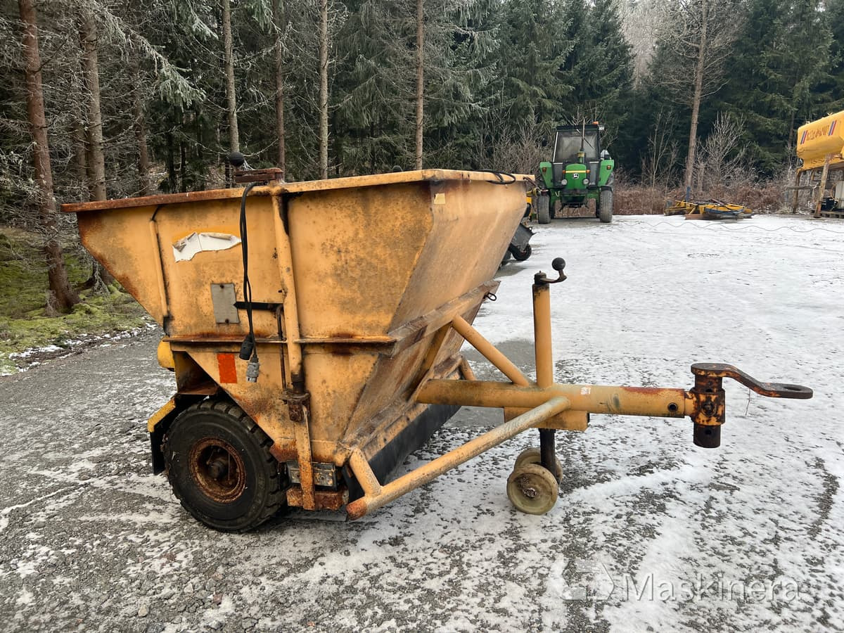 Sandspridare Friggeåkers Verkstäder T12EU - الرمال مفرشة: صور 4 Sandspridare Friggeåkers Verkstäder T12EU - الرمال مفرشة: صور 4