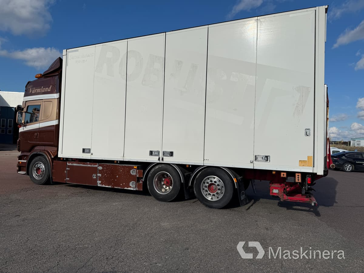 Scania R560 Skåpbil Scania R560 - بصندوق مغلق شاحنة: صور 2 Scania R560 Skåpbil Scania R560 - بصندوق مغلق شاحنة: صور 2