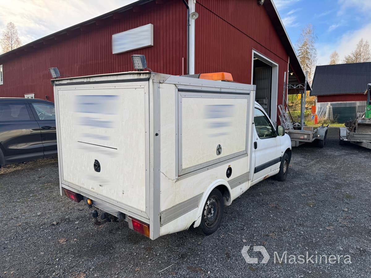 Skåpbil Peugeot Partner 1.6 HDI - فان المدمجة: صور 5 Skåpbil Peugeot Partner 1.6 HDI - فان المدمجة: صور 5