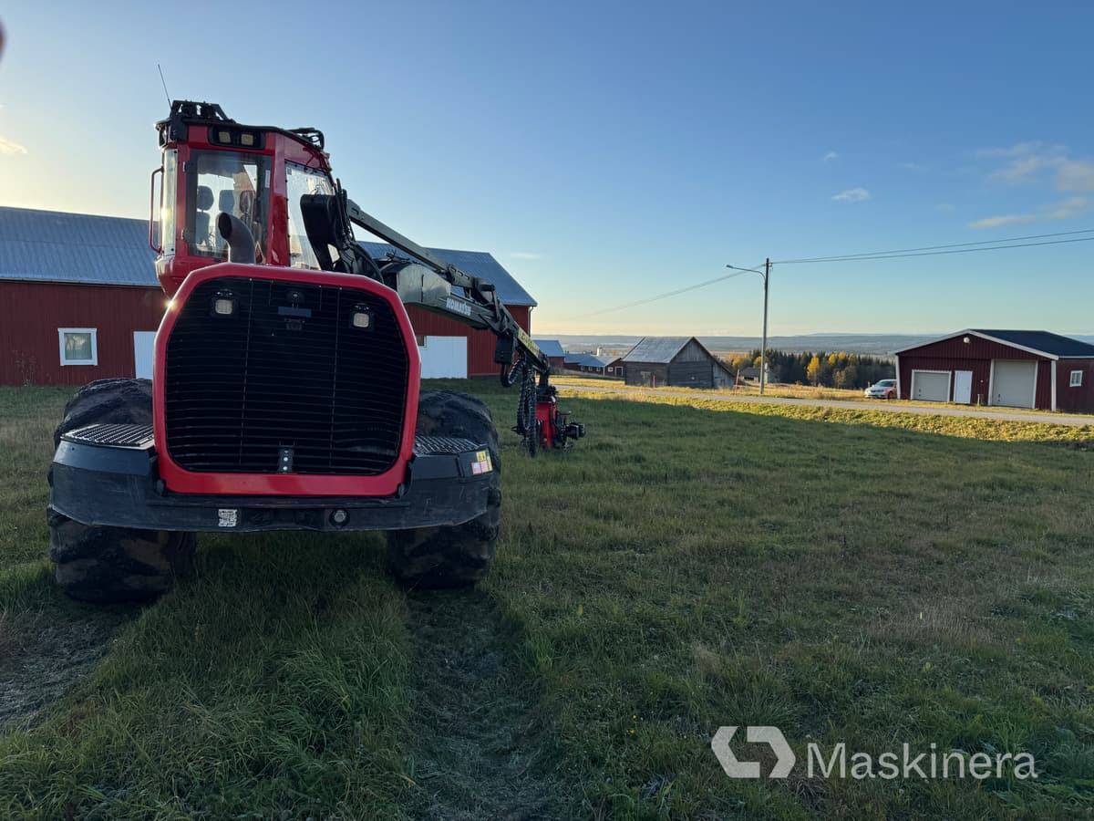 Skördare Komatsu XH 911 CX-6 - الحصادات: صور 4 Skördare Komatsu XH 911 CX-6 - الحصادات: صور 4