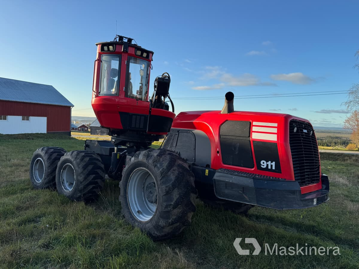 Skördare Komatsu XH 911 CX-6 - الحصادات: صور 3 Skördare Komatsu XH 911 CX-6 - الحصادات: صور 3