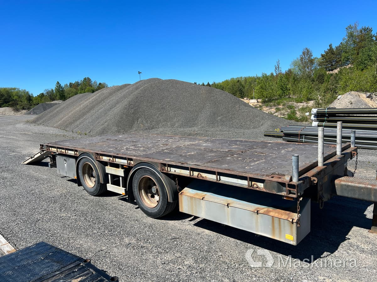 Släp Närko C2YP53G11 med ramper - عربة مسطحة منخفضة مقطورة: صور 5 Släp Närko C2YP53G11 med ramper - عربة مسطحة منخفضة مقطورة: صور 5