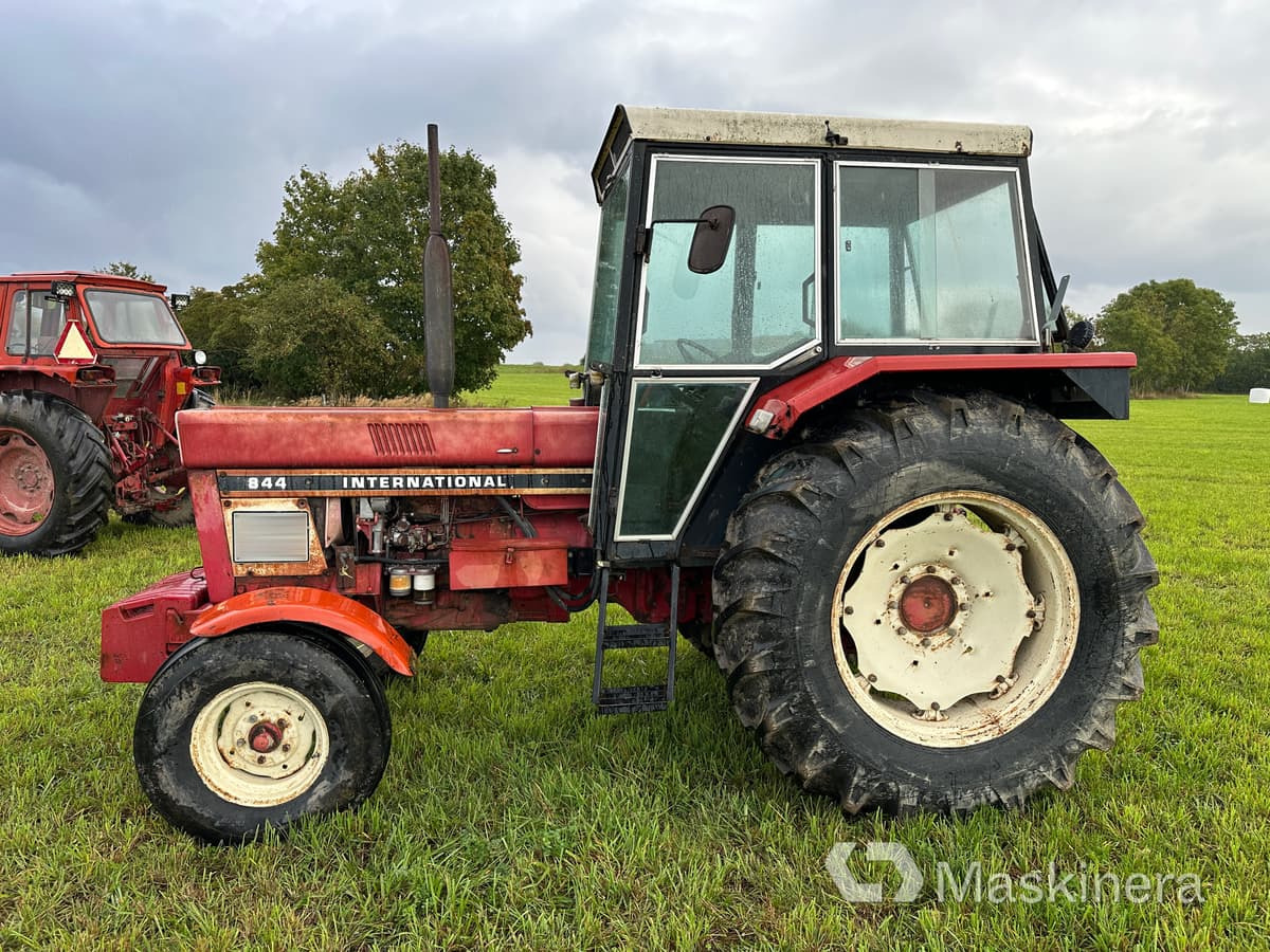 Traktor International 844 - جرار: صور 2 Traktor International 844 - جرار: صور 2