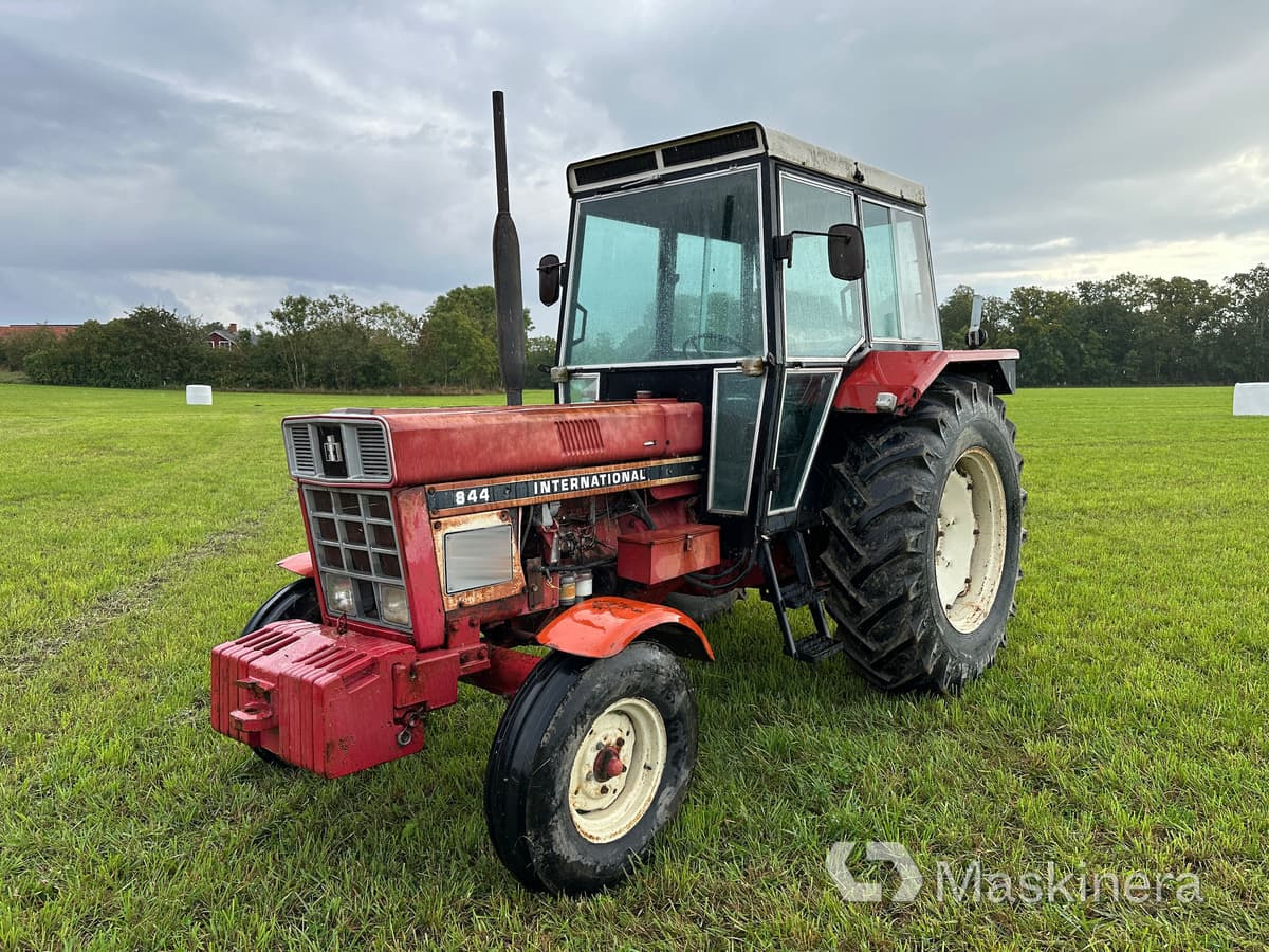 Traktor International 844 - جرار: صور 1 Traktor International 844 - جرار: صور 1