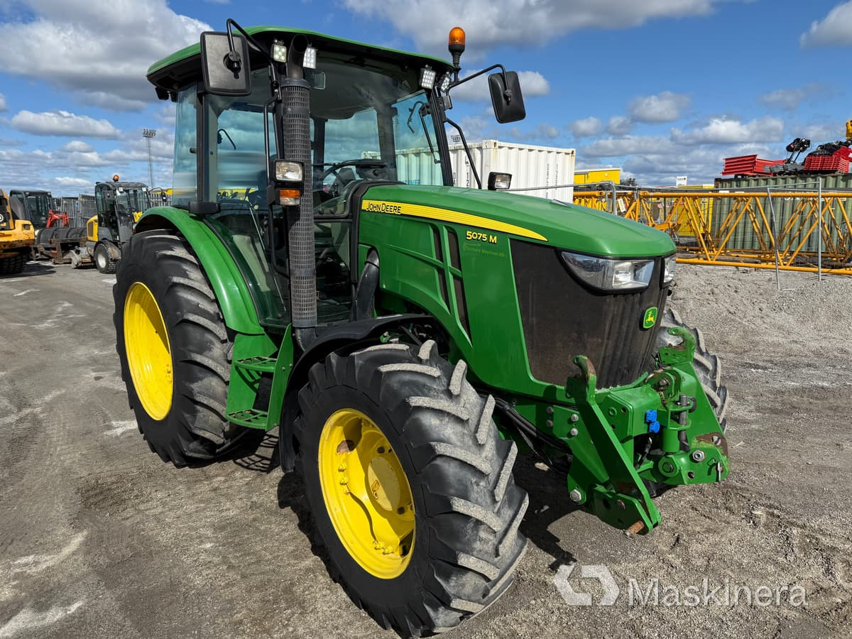 Traktor John Deere 5075M med snöutrustning - جرار: صور 3 Traktor John Deere 5075M med snöutrustning - جرار: صور 3