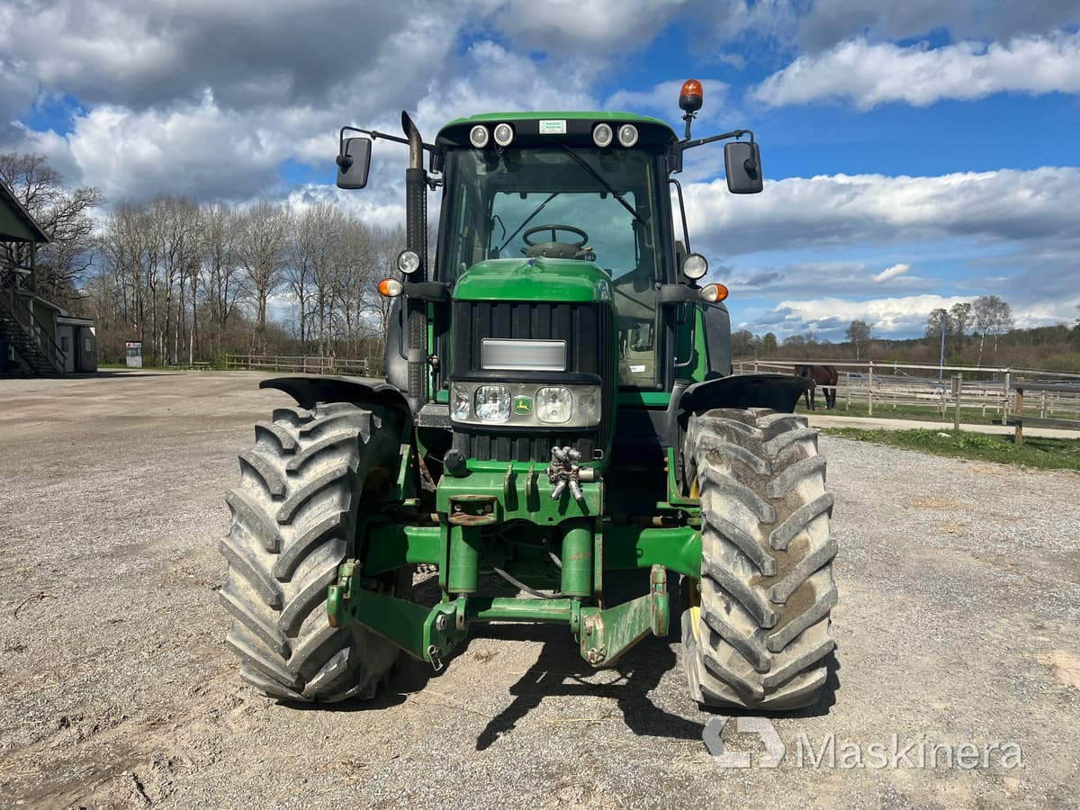 Traktor John Deere 6930 Premium med frontlyft - جرار: صور 2 Traktor John Deere 6930 Premium med frontlyft - جرار: صور 2