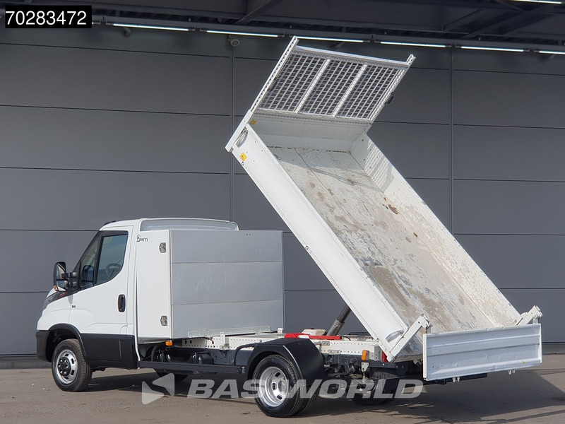 Iveco Daily 35C16 3.0L Kipper met Kist Dubbellucht 3,5t Trekhaak Airco Cruise Euro6 Tipper Benne Kieper 2m3 Airco Trekhaak Cruise control - قلاب صغير: صور 2 Iveco Daily 35C16 3.0L Kipper met Kist Dubbellucht 3,5t Trekhaak Airco Cruise Euro6 Tipper Benne Kieper 2m3 Airco Trekhaak Cruise control - قلاب صغير: صور 2