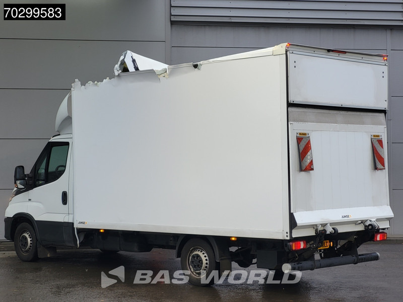 Iveco Daily 35S16 Laadklep Automaat SCHADE Bakwagen 160PK Airco Camera Euro6 Meubelbak Koffer Airco - الشاحنات الصغيرة صندوق مغلق: صور 2 Iveco Daily 35S16 Laadklep Automaat SCHADE Bakwagen 160PK Airco Camera Euro6 Meubelbak Koffer Airco - الشاحنات الصغيرة صندوق مغلق: صور 2