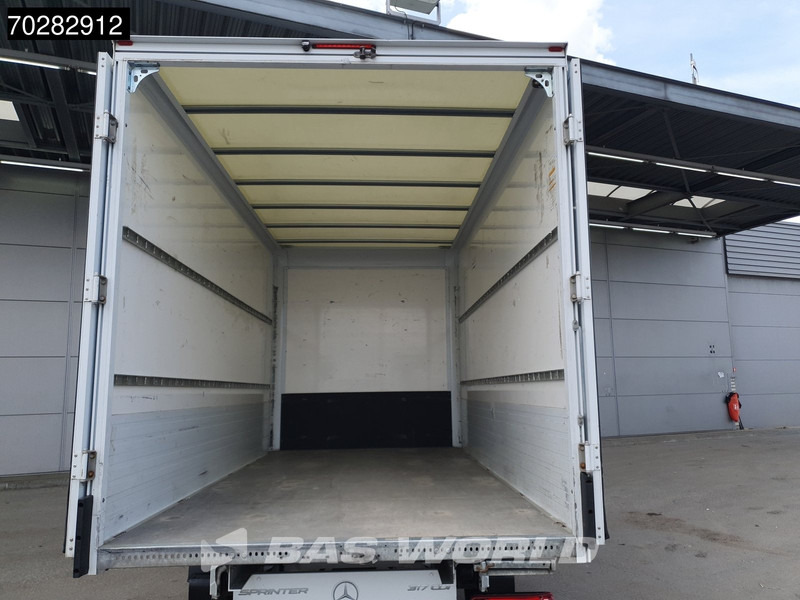 Mercedes-Benz Sprinter 317 CDI Automaat Bakwagen 170PK Achterdeuren Airco Camera Euro6 Meubelbak Koffer 21m3 Airco - الشاحنات الصغيرة صندوق مغلق: صور 3 Mercedes-Benz Sprinter 317 CDI Automaat Bakwagen 170PK Achterdeuren Airco Camera Euro6 Meubelbak Koffer 21m3 Airco - الشاحنات الصغيرة صندوق مغلق: صور 3