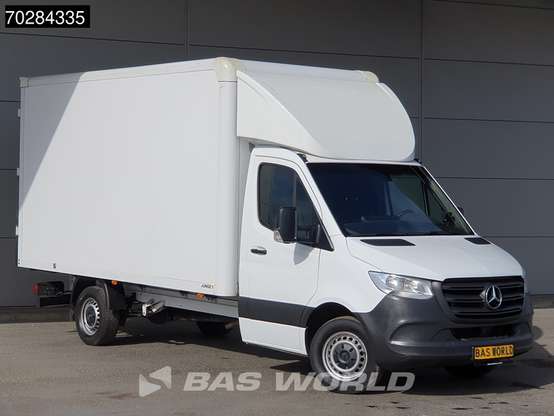 Mercedes-Benz Sprinter 317 CDI Automaat Bakwagen Achterdeuren Airco Camera Euro6 Meubelbak Koffer 21m3 Airco - الشاحنات الصغيرة صندوق مغلق: صور 3 Mercedes-Benz Sprinter 317 CDI Automaat Bakwagen Achterdeuren Airco Camera Euro6 Meubelbak Koffer 21m3 Airco - الشاحنات الصغيرة صندوق مغلق: صور 3