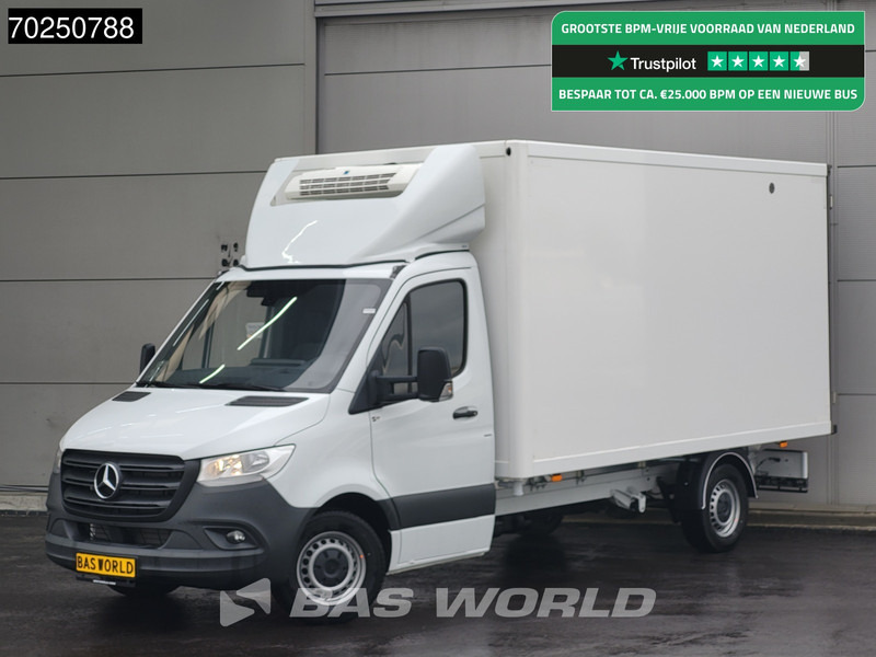 Mercedes-Benz Sprinter 317 CDI Koelwagen Automaat Zijdeur 2025-Model Thermo King V-300max 230v-Stekker 170PK Airco Cruise MBUX CarPlay Euro6 Koel Koele - الشاحنات الصغيرة المبردة: صور 1 Mercedes-Benz Sprinter 317 CDI Koelwagen Automaat Zijdeur 2025-Model Thermo King V-300max 230v-Stekker 170PK Airco Cruise MBUX CarPlay Euro6 Koel Koele - الشاحنات الصغيرة المبردة: صور 1