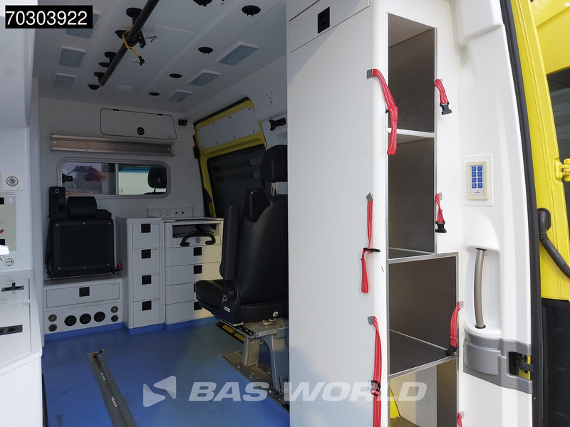 تأجير Mercedes-Benz Sprinter 319 CDI 3.0L V6 Ambulance 190PK L2H2 LED Airco Cruise Camera MBUX CarPlay Euro6 Krankenwagen Rettungswagen L2 8m3 Airco Cruise c Mercedes-Benz Sprinter 319 CDI 3.0L V6 Ambulance 190PK L2H2 LED Airco Cruise Camera MBUX CarPlay Euro6 Krankenwagen Rettungswagen L2 8m3 Airco Cruise c: صور 12