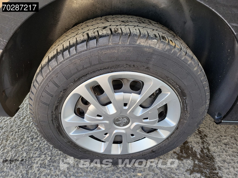 Peugeot Expert 120pk L3H1 Trekhaak Airco Cruise Imperiaal Parkeersensoren Euro6 L3 6m3 Airco Trekhaak Cruise control - فان المدمجة: صور 3 Peugeot Expert 120pk L3H1 Trekhaak Airco Cruise Imperiaal Parkeersensoren Euro6 L3 6m3 Airco Trekhaak Cruise control - فان المدمجة: صور 3