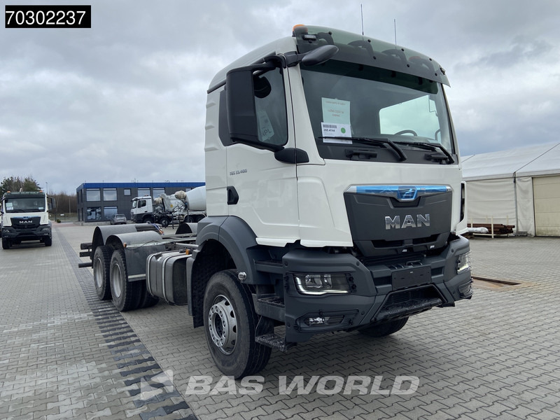 MAN TGS 33.400 6X4 NEW 6x4 chassis Big-Axle Manual Airco EURO 2 - الشاسيه شاحنة: صور 3 MAN TGS 33.400 6X4 NEW 6x4 chassis Big-Axle Manual Airco EURO 2 - الشاسيه شاحنة: صور 3